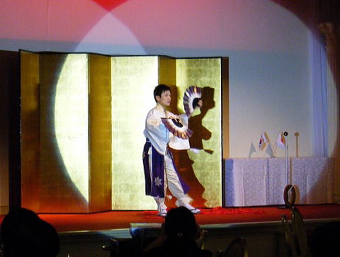 和妻(手妻)の費用に関するお問い合わせはマジシャン派遣.com